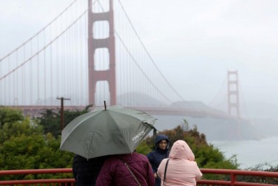 Califórnia entra em estado de emergência por 'ciclone-bomba'