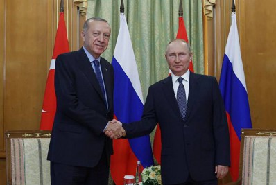 Em ligação, presidente da Turquia pede a Putin cessar-fogo na Ucrânia