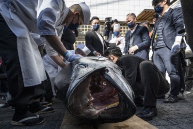 Atum é vendido por mais de R$ 1 milhão em leilão de Ano Novo no Japão