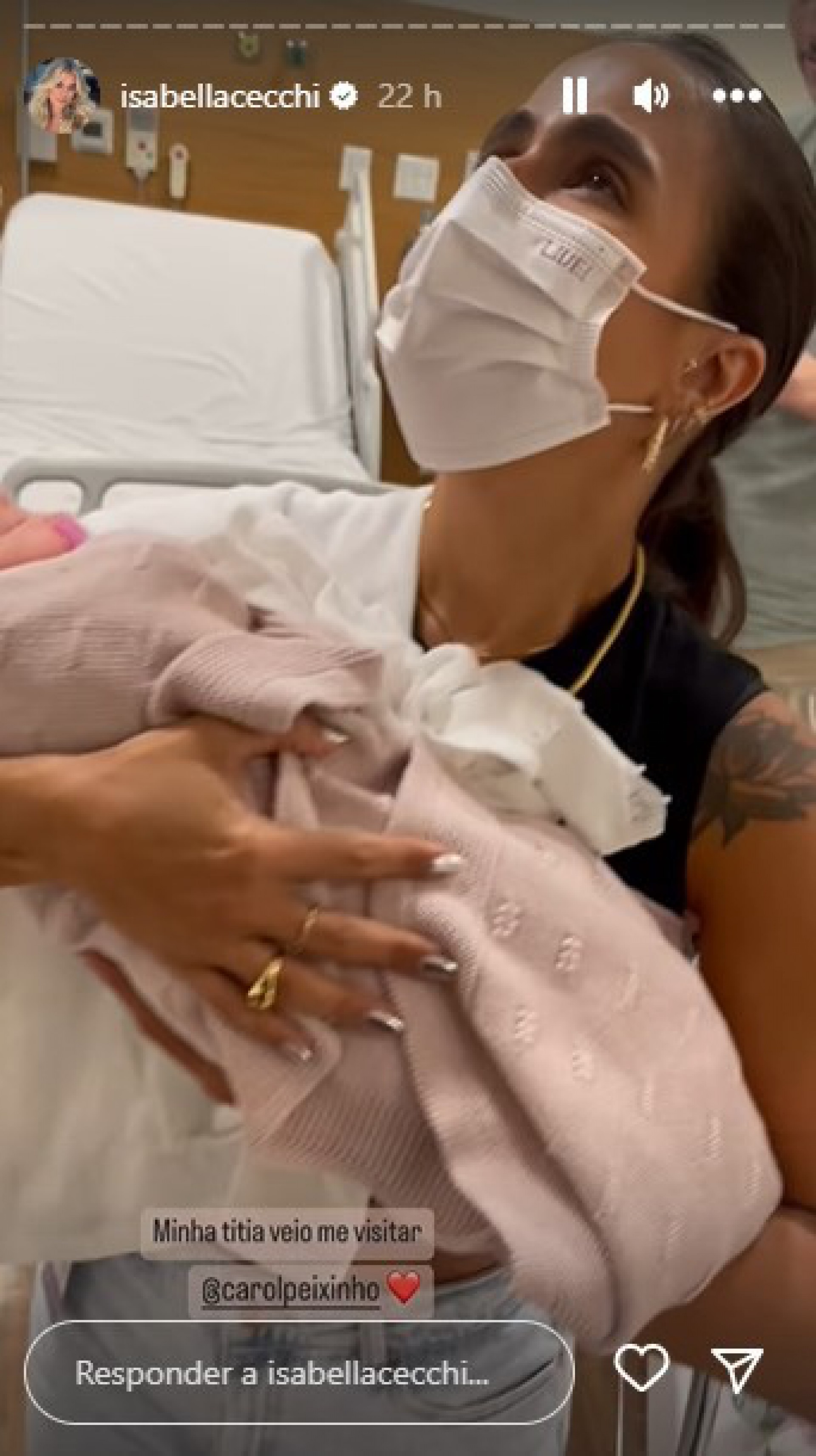 Carol Peixinho conhece a primeira filha de Isabella Cecchi - Reprodução Internet