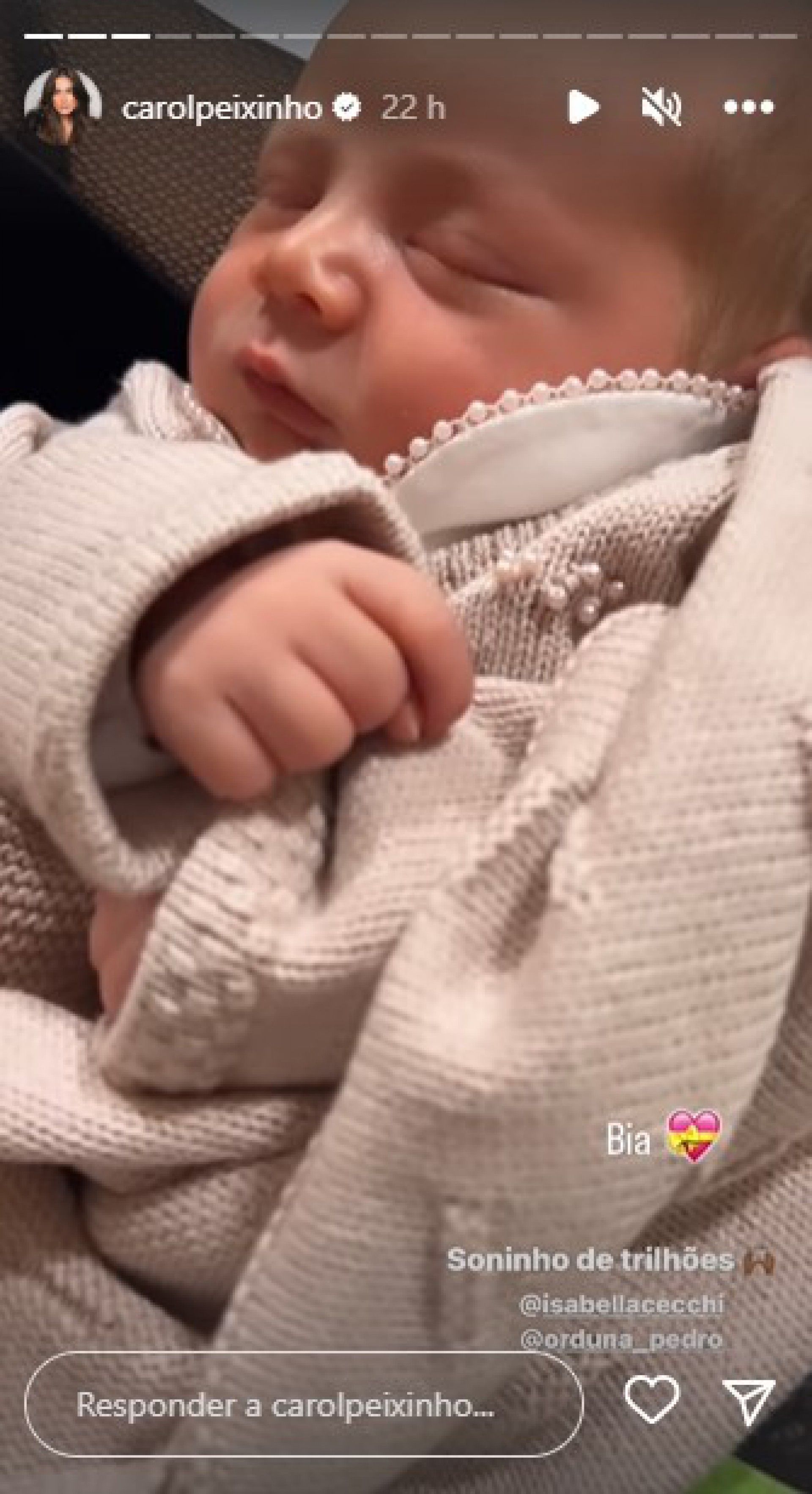 Carol Peixinho conhece a primeira filha de Isabella Cecchi - Reprodução Internet