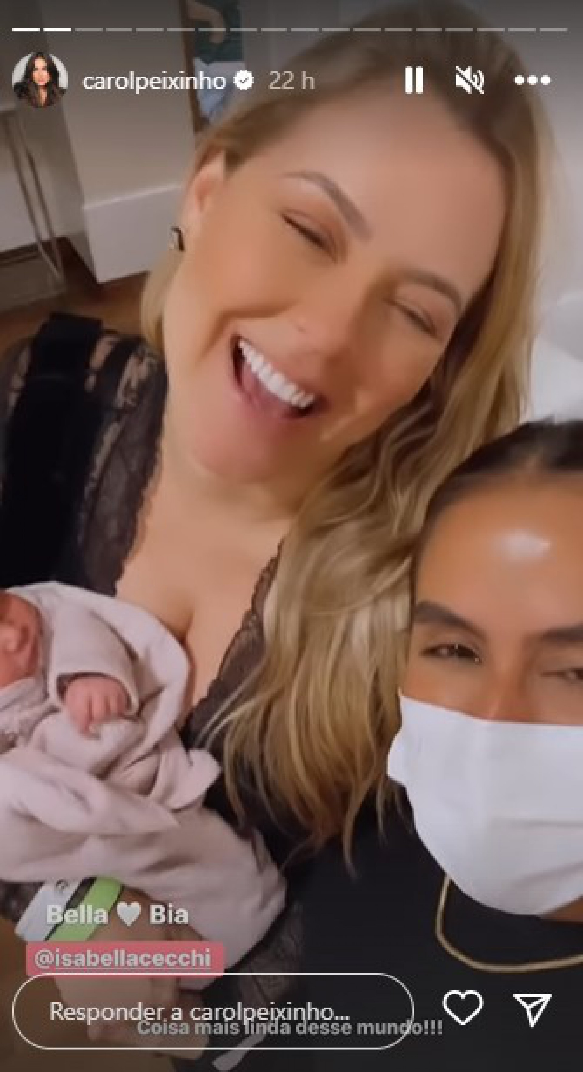 Carol Peixinho conhece a primeira filha de Isabella Cecchi - Reprodução Internet