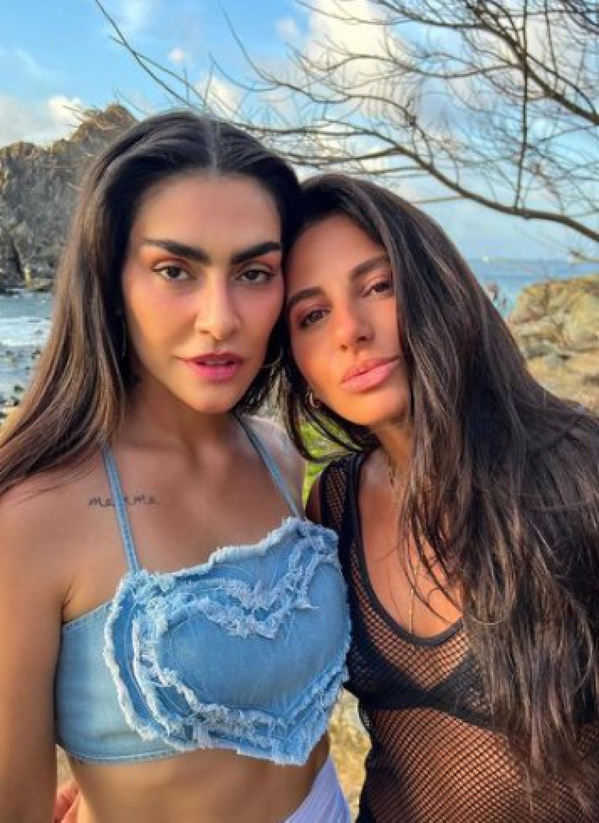 Cleo e o marido posam em Fernando de Noronha - Reprodução Internet