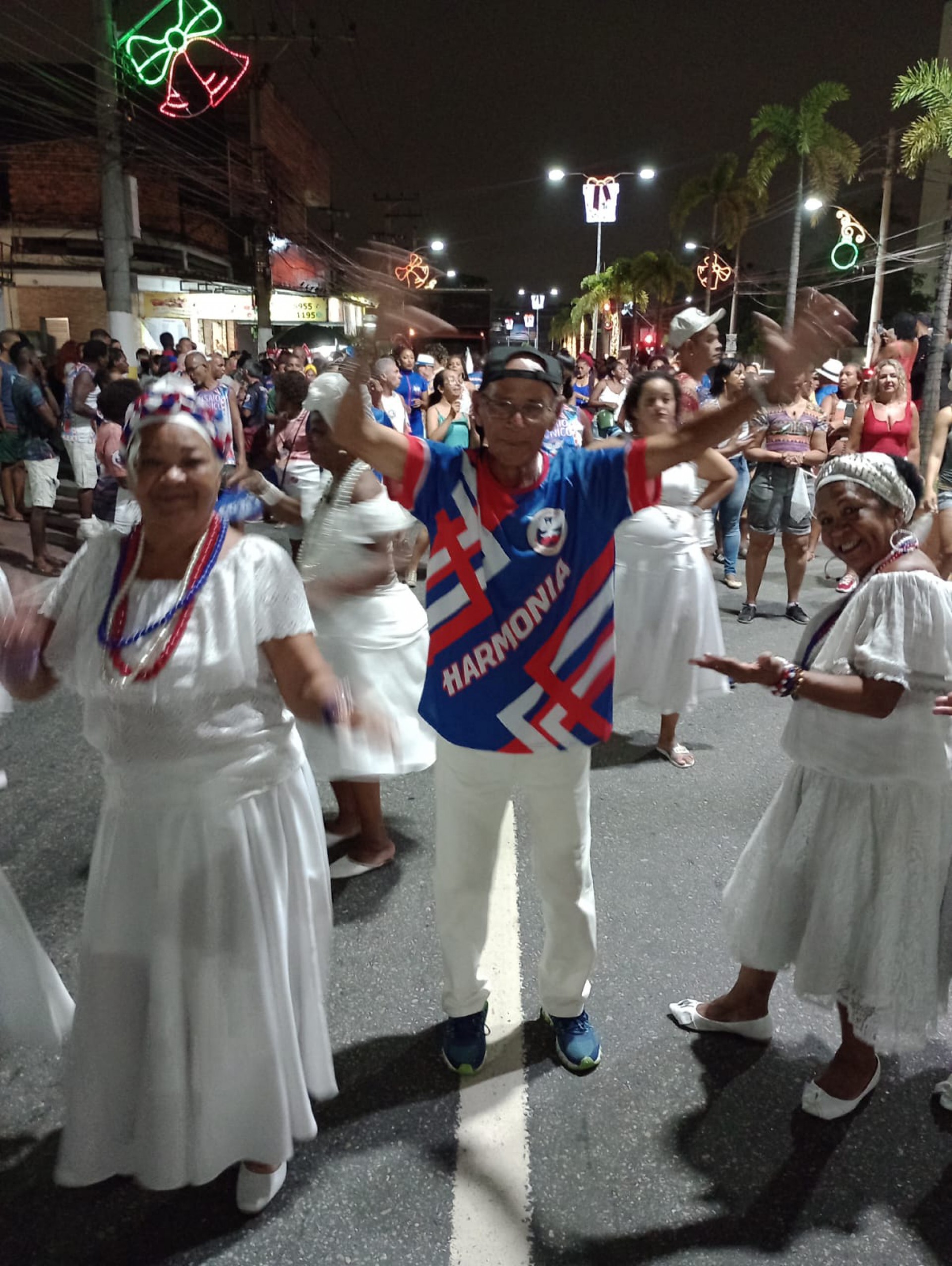 Componentes em evolução no ensaio de rua da Inocentes - Divulgação