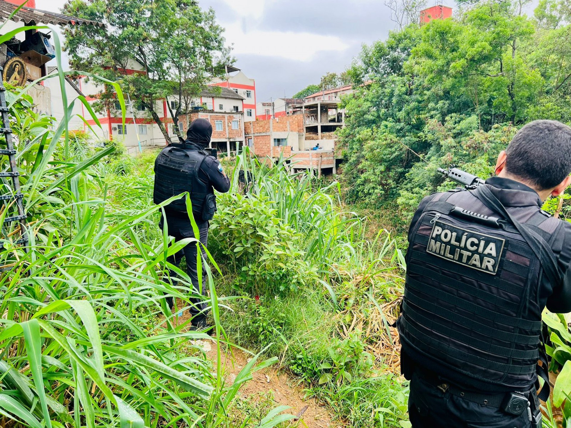 PM atua para prender criminosos e apreender armas nos Morros do S&atilde;o Jo&atilde;o, Matriz, Quieto e Macacos - Divulga&ccedil;&atilde;o/Pol&iacute;cia Militar