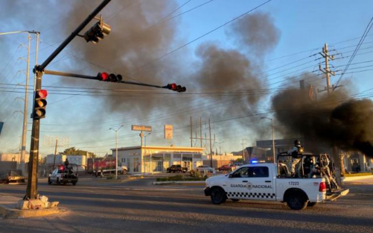  Prisão resultou em muitos veículos incendiados - AFP