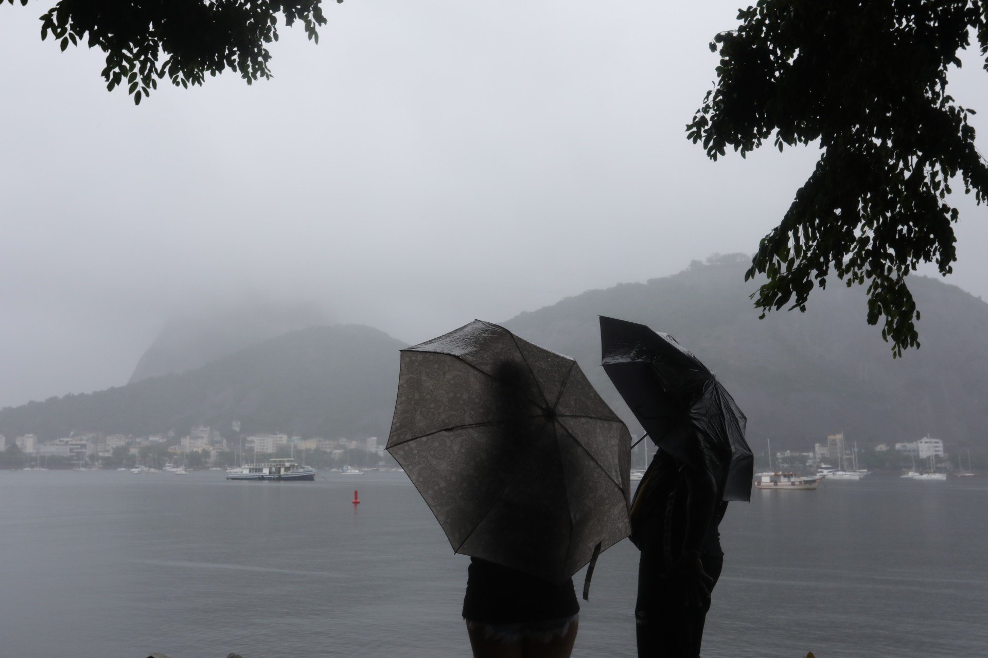 O fim de semana vai ser de tempo nublado e pancadas de chuva com a aproxima&ccedil;&atilde;o de uma frente fria - Pedro Ivo /Arquivo/ Ag&ecirc;ncia O Dia