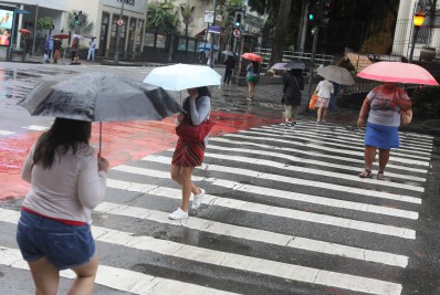 Chuva forte faz o Rio entrar em estágio de atenção
