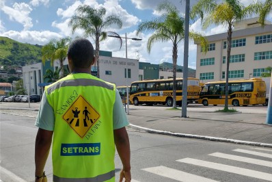 ‘Anjos da Faixa’: agentes levam mais segurança para as ruas de Mesquita
