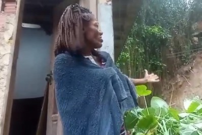 Chuva forte causa o desabamento de casa em comunidade de Niterói