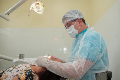 Mutirão de prótese dentária investe na autoestima dos moradores de Vassouras