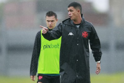 Barbieri detalha processo de pré-temporada do Vasco e montagem do elenco para 2023