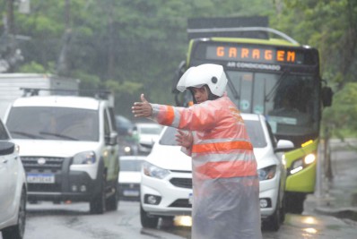 Niterói segue em estágio de atenção