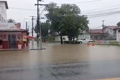 Fortes chuvas causam transtornos aos moradores de Araruama