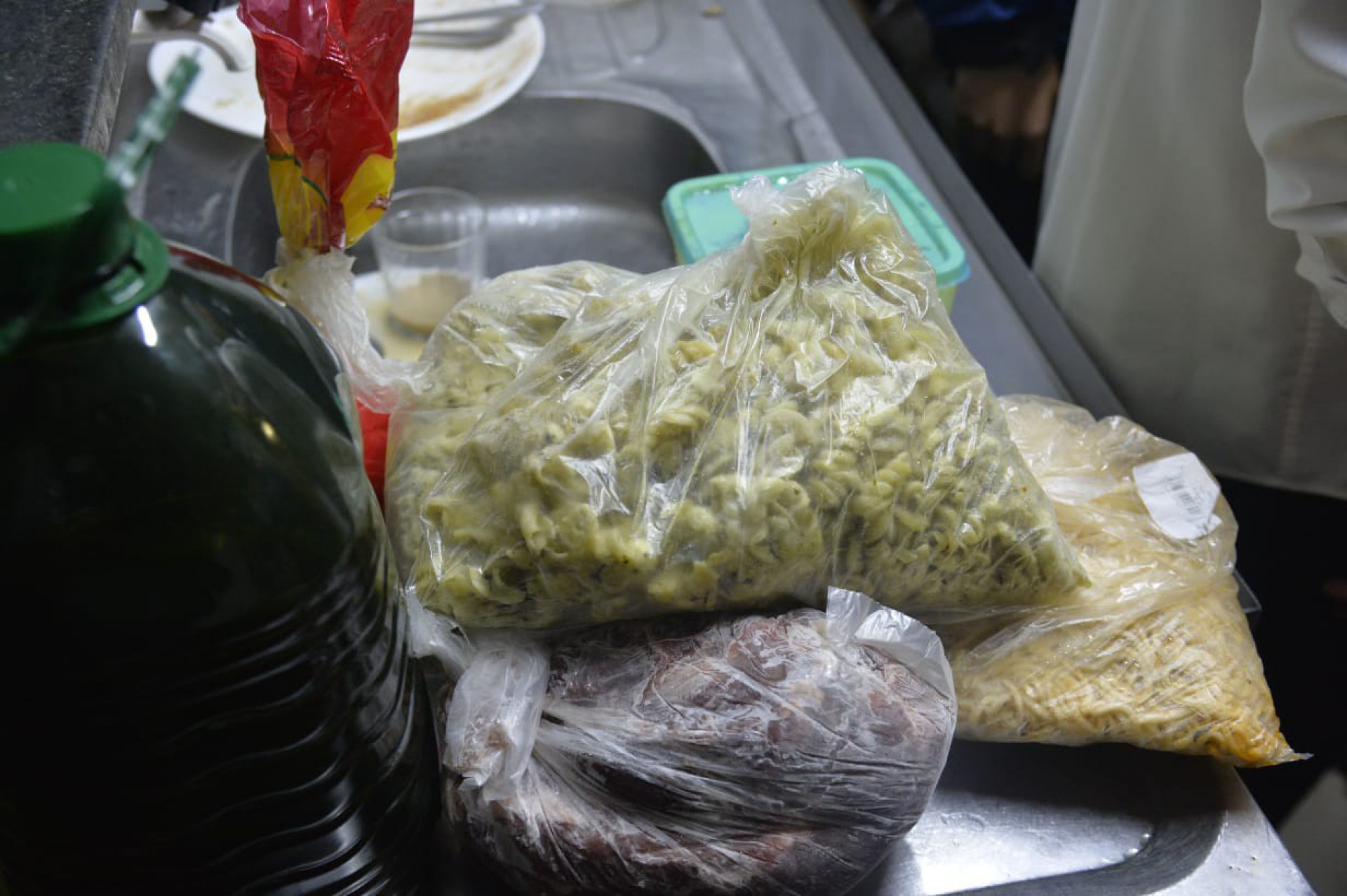 Estabelecimento no Leblon, Zona Sul, foi parcialmente interditado e multado - Fábio Costa / Secretaria de Ordem Pública