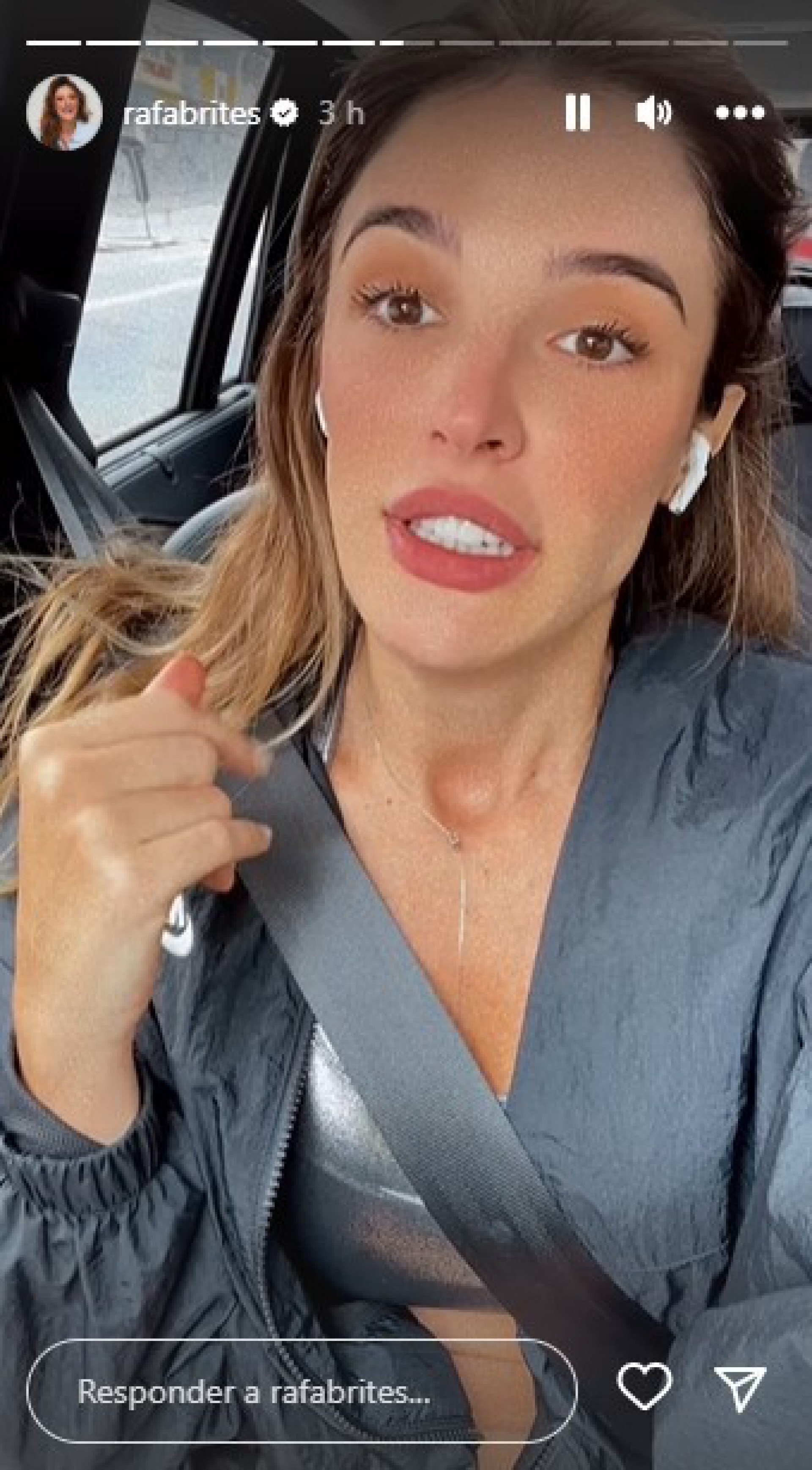 Rafa Brites compartilha fotos malhando e recebe hate por tanquinho em forma - Reprodução Internet