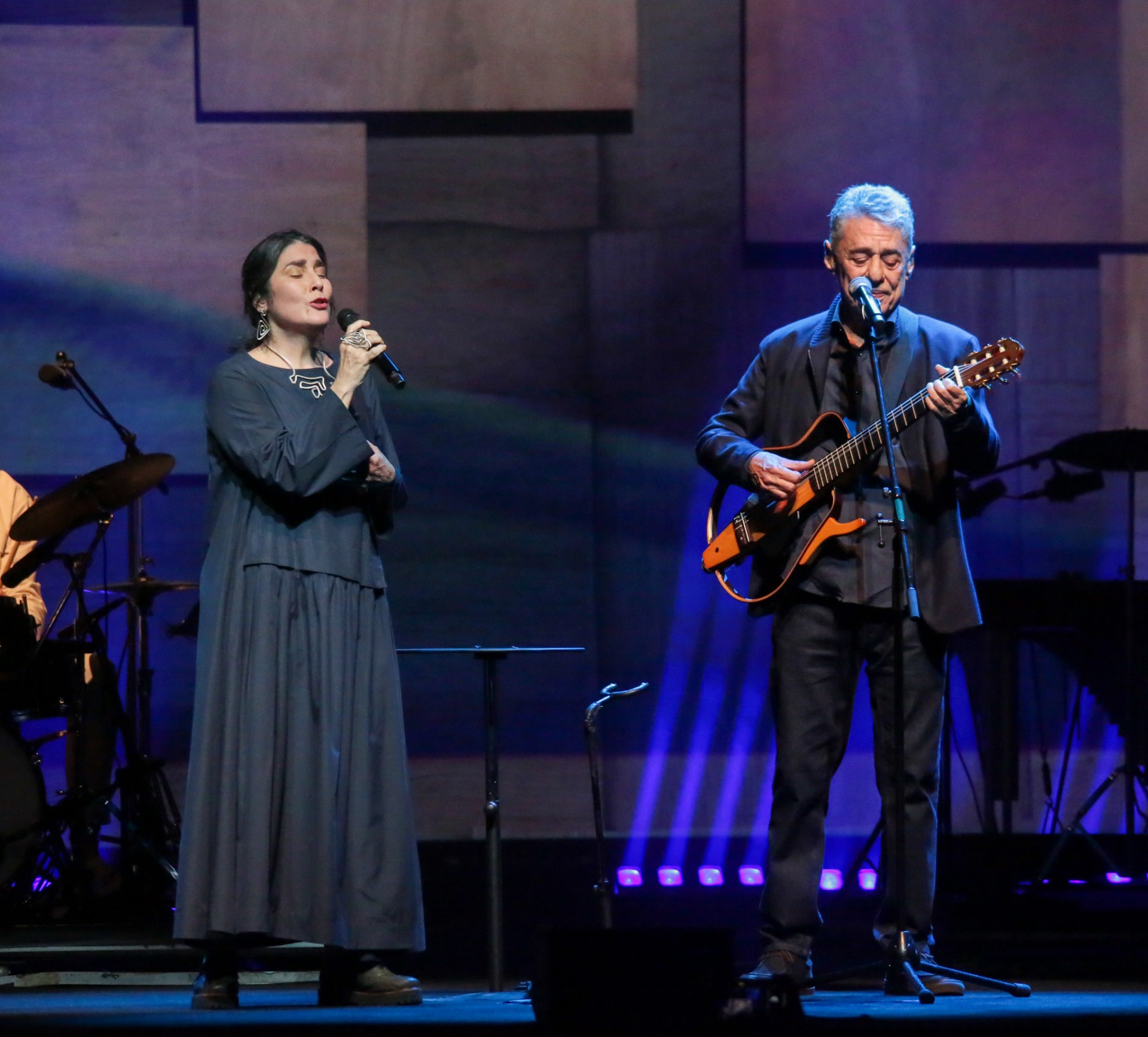 Chico Buarque estreia 'Que Tal um Samba?' no Vivo Rio ao lado da convidada M&ocirc;nica Salmaso - Vitor Pereira / AgNews