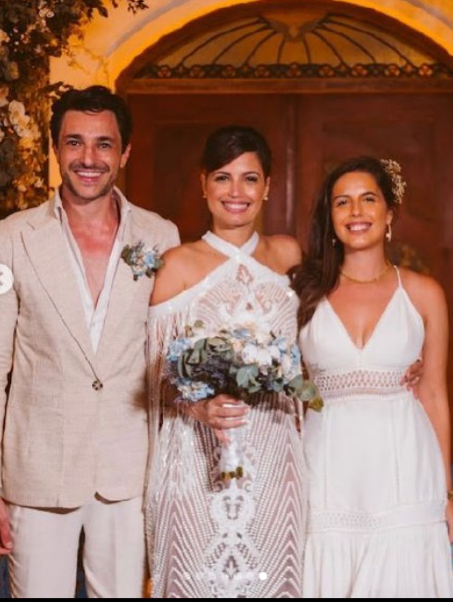 Emanuelle Araújo, o marido e a filha - Reprodução do Instagram