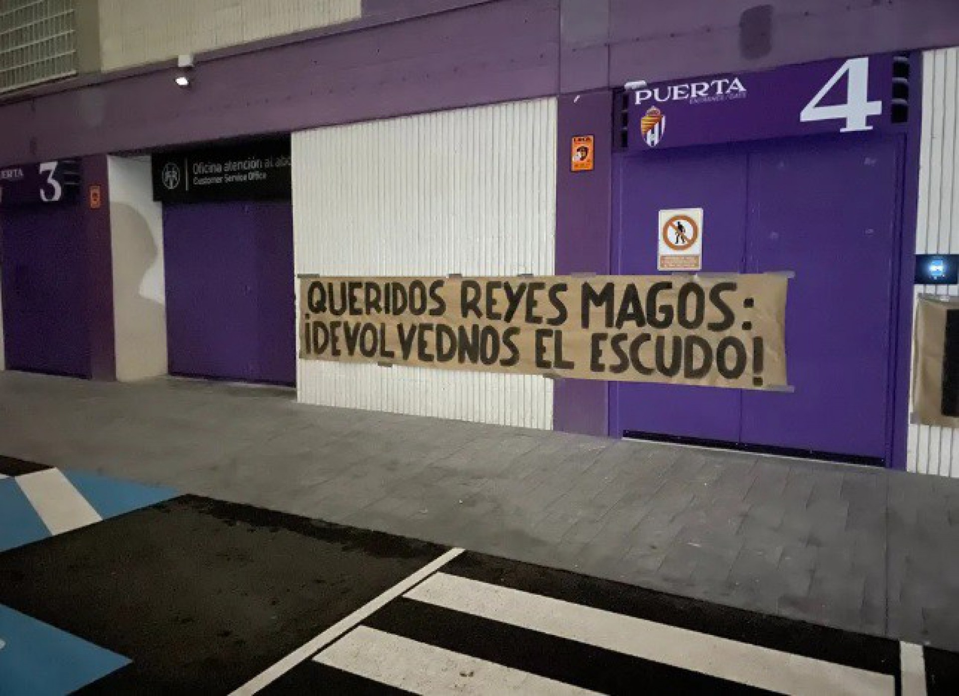 Ronaldo &eacute; alvo de protestos da torcida do Valladolid - Reprodu&ccedil;&atilde;o