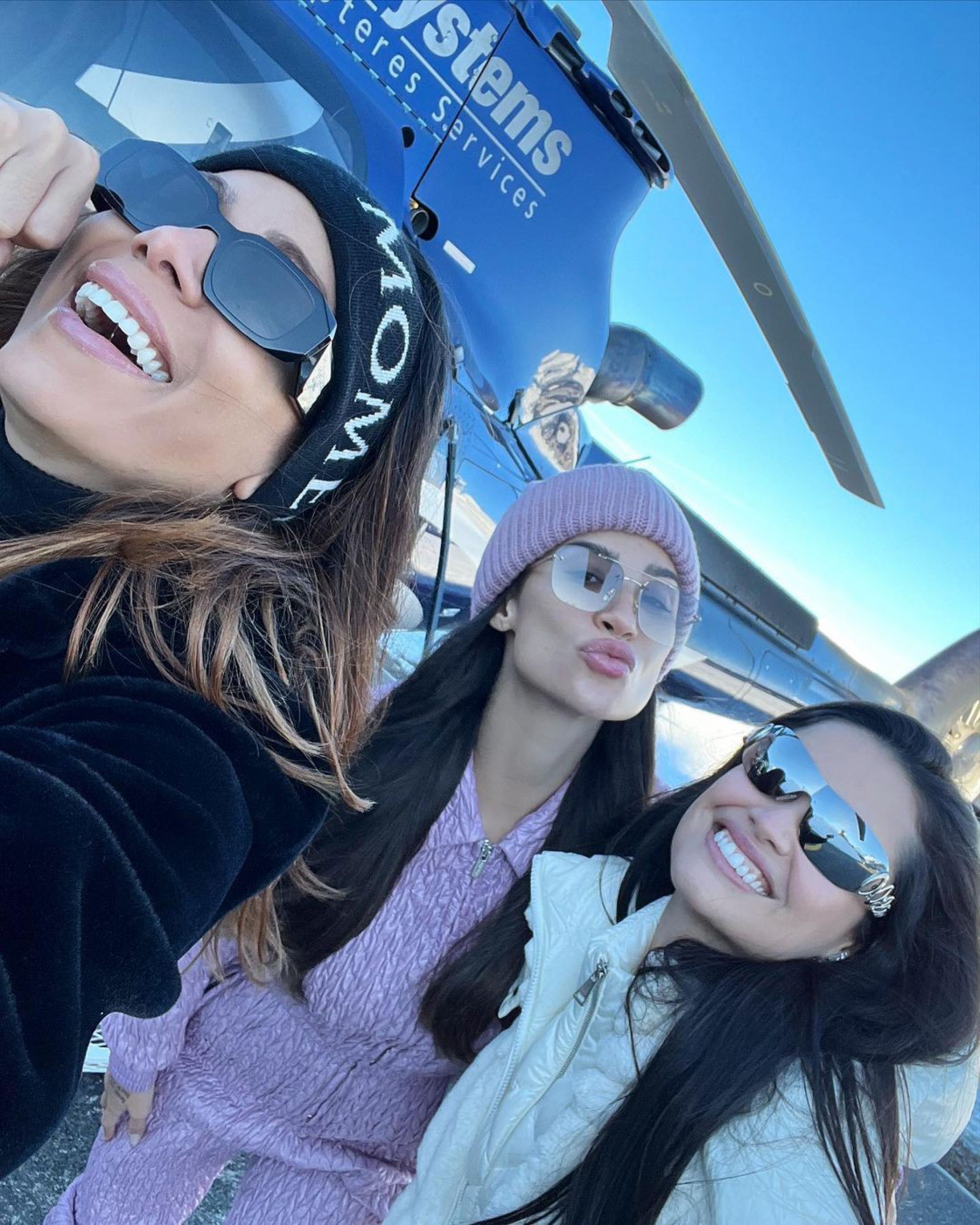 Anitta, Bianca Andrade e Juliette posaram juntas nos Alpes Franceses - Reprodução/Instagram