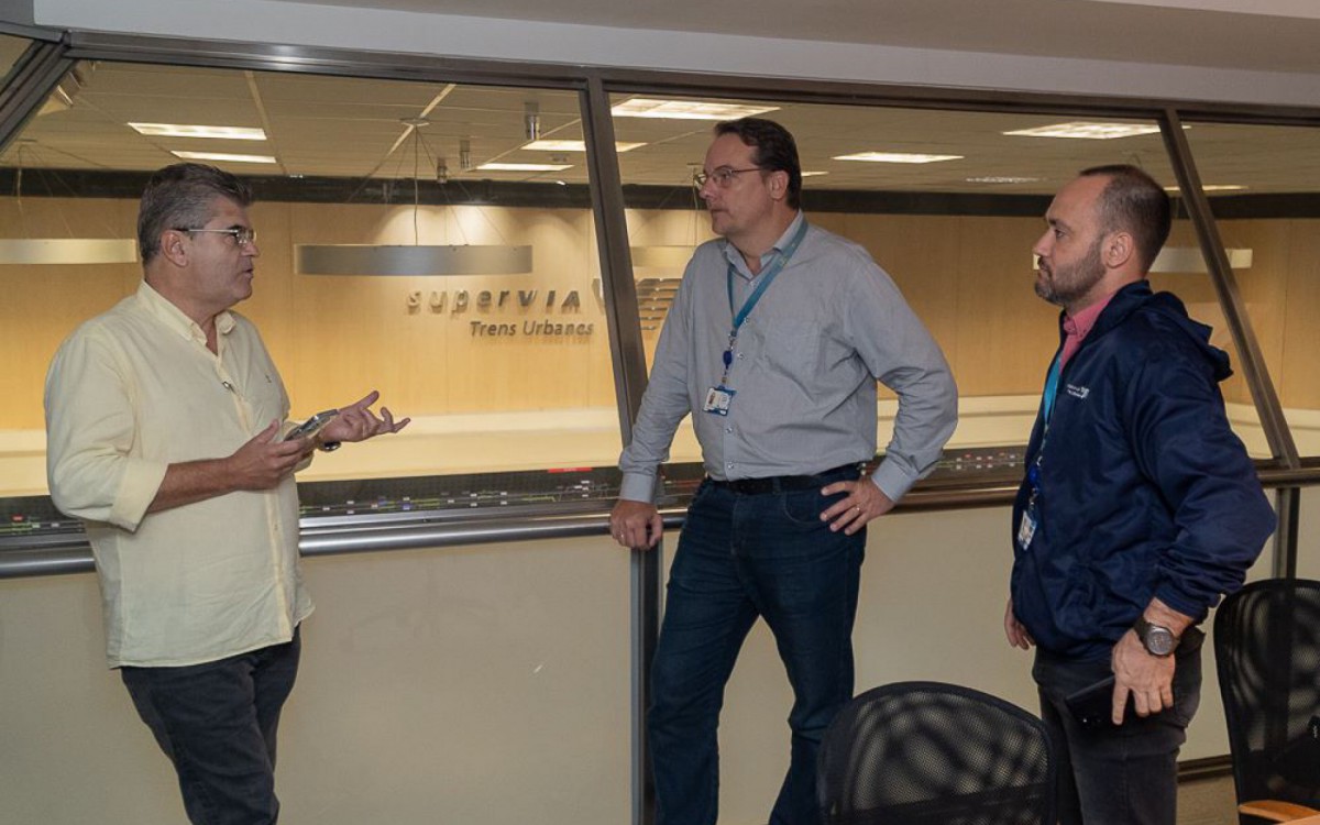 Washington Reis conhece Centro de Controle da SuperVia - Divulga&ccedil;&atilde;o
