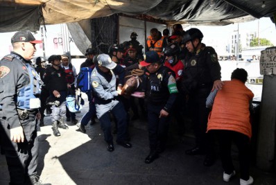 Choque entre trens deixa um morto e 57 feridos no México