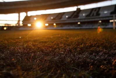 Botafogo: Diretor explica etapas da colocação do novo gramado do Nilton Santos