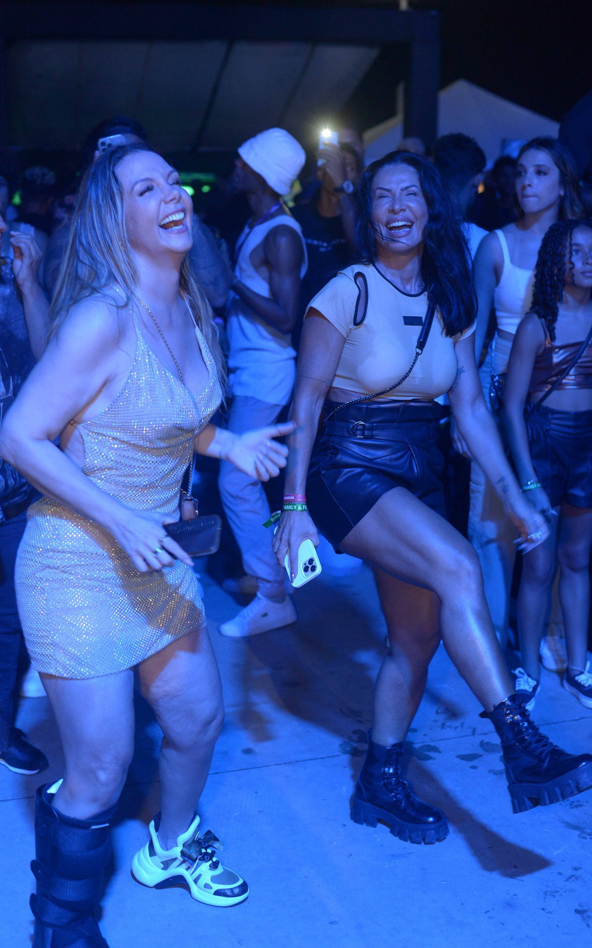 Carla Perez e Sheila Carvalho dançam muito no ensaio do Bloco da Anitta - Andre Muzell / Agnews