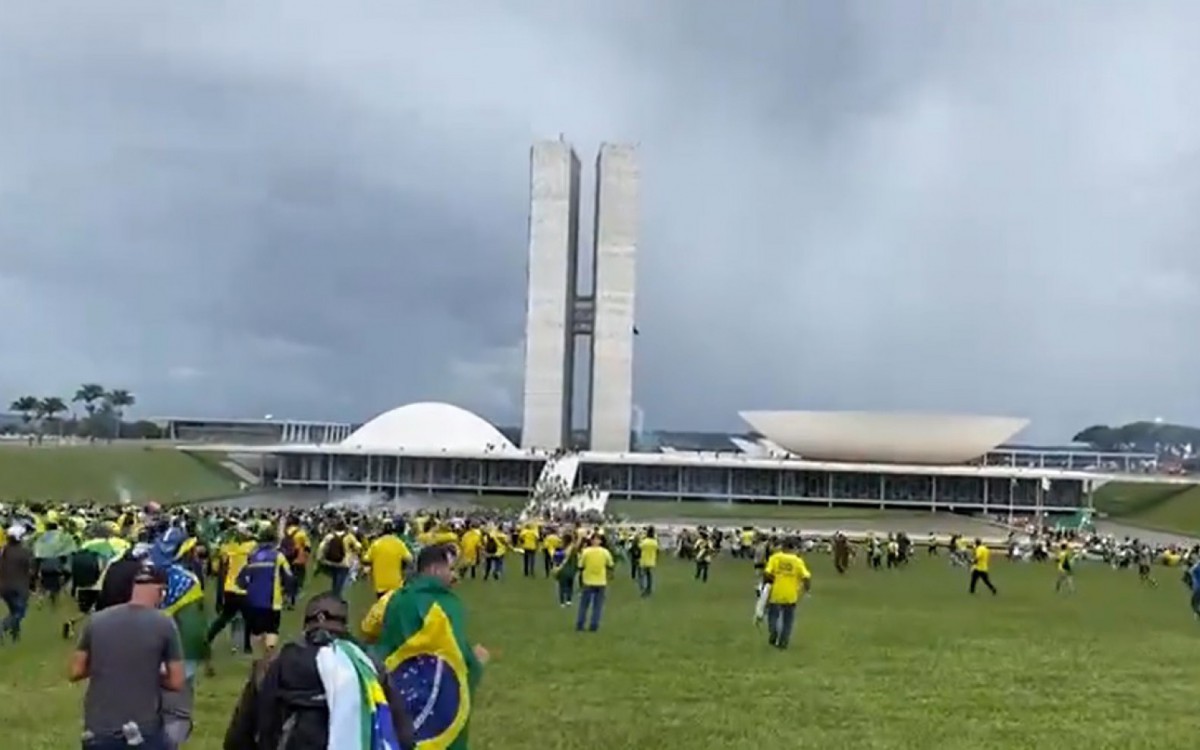 Bolsonaristas invadem rampa do Congresso Nacional em Brasília, no Distrito Federal - Reprodução/Redes sociais