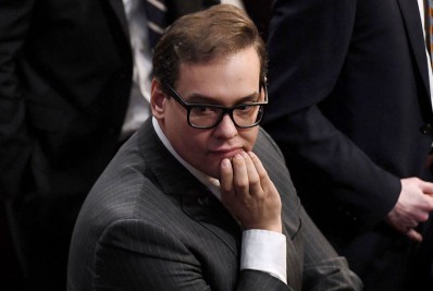 Deputado dos EUA filho de brasileiros é acusado de fazer gesto supremacista