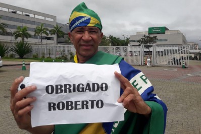 Torcedores prestam última homenagem a Roberto Dinamite no Rio