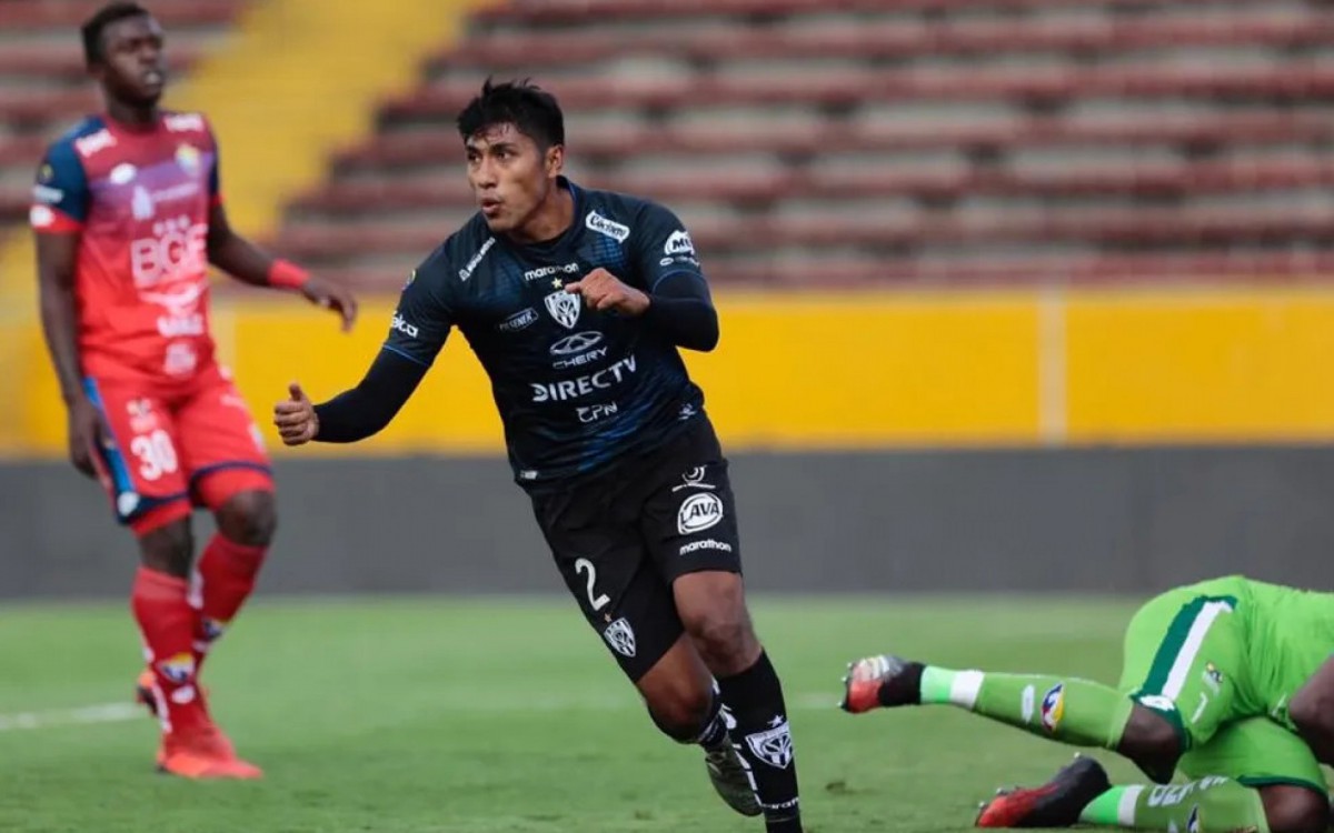 A contrata&ccedil;&atilde;o de Luis Segovia foi um pedido de Lu&iacute;s Castro