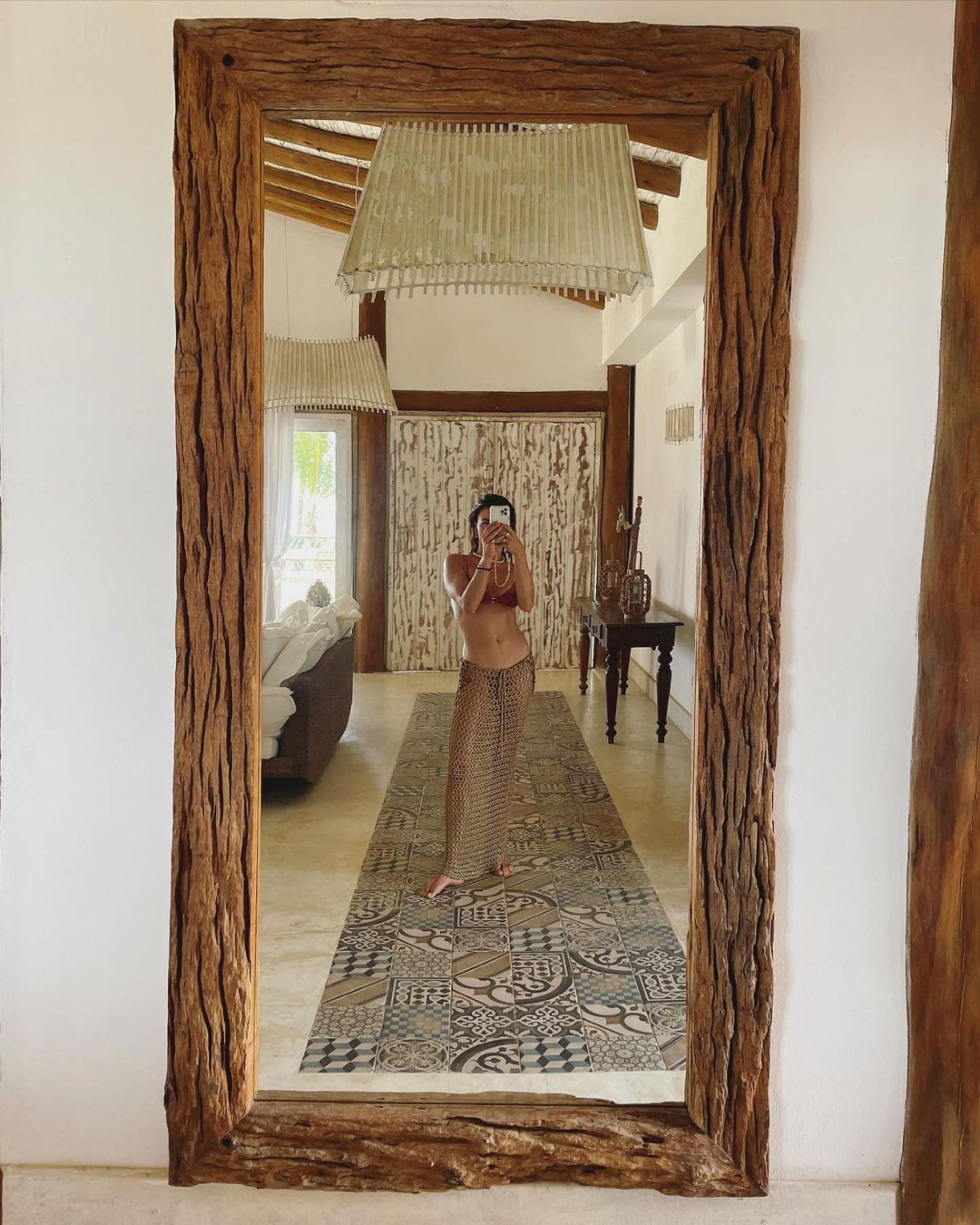 Isis Valverde compartilha fotos em Caraíva - Reprodução Internet