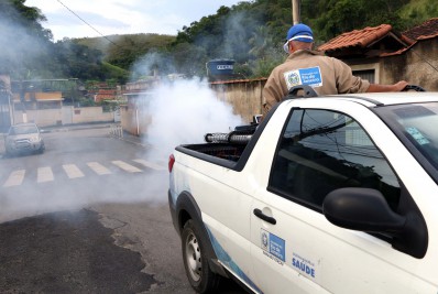 Carros fumacê reforçam combate à dengue em Barra Mansa