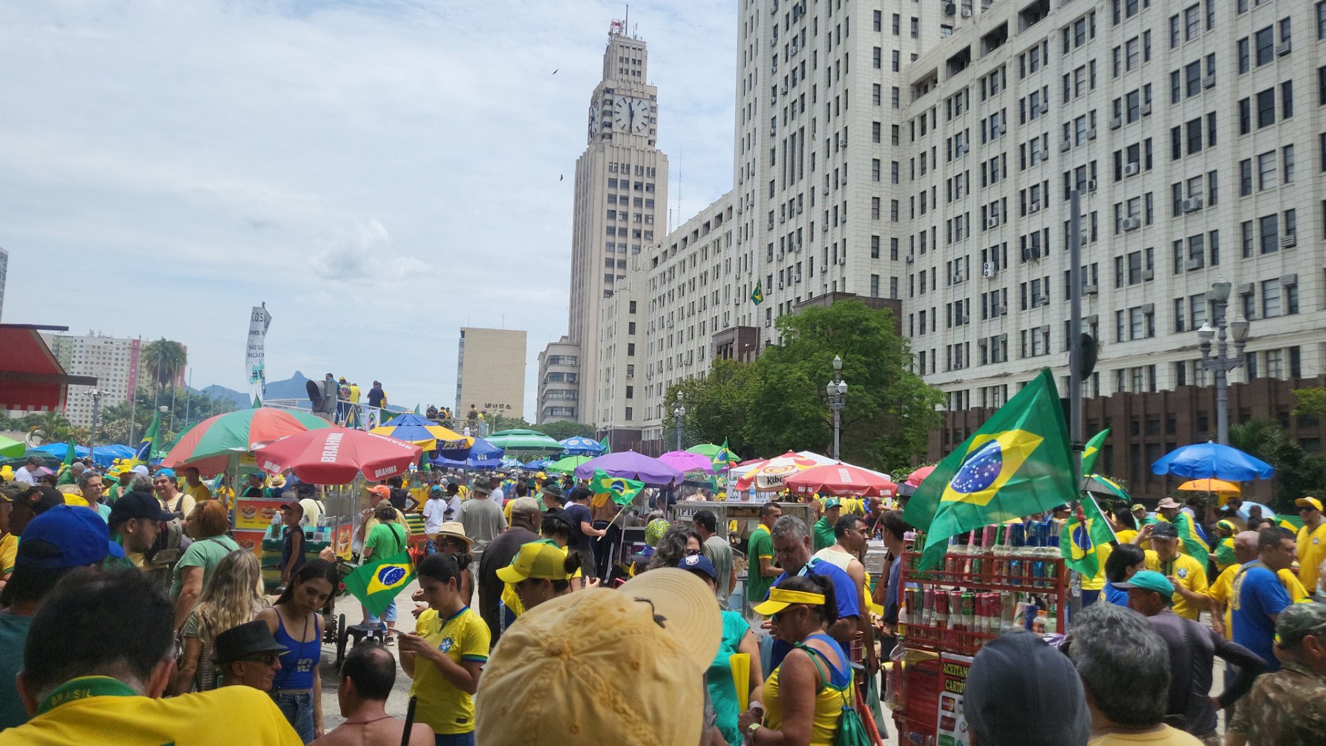 Bolsonaristas montaram um acampamento na área do Palácio Duque de Caxias, sede do Comando Militar do Leste - Redes sociais
