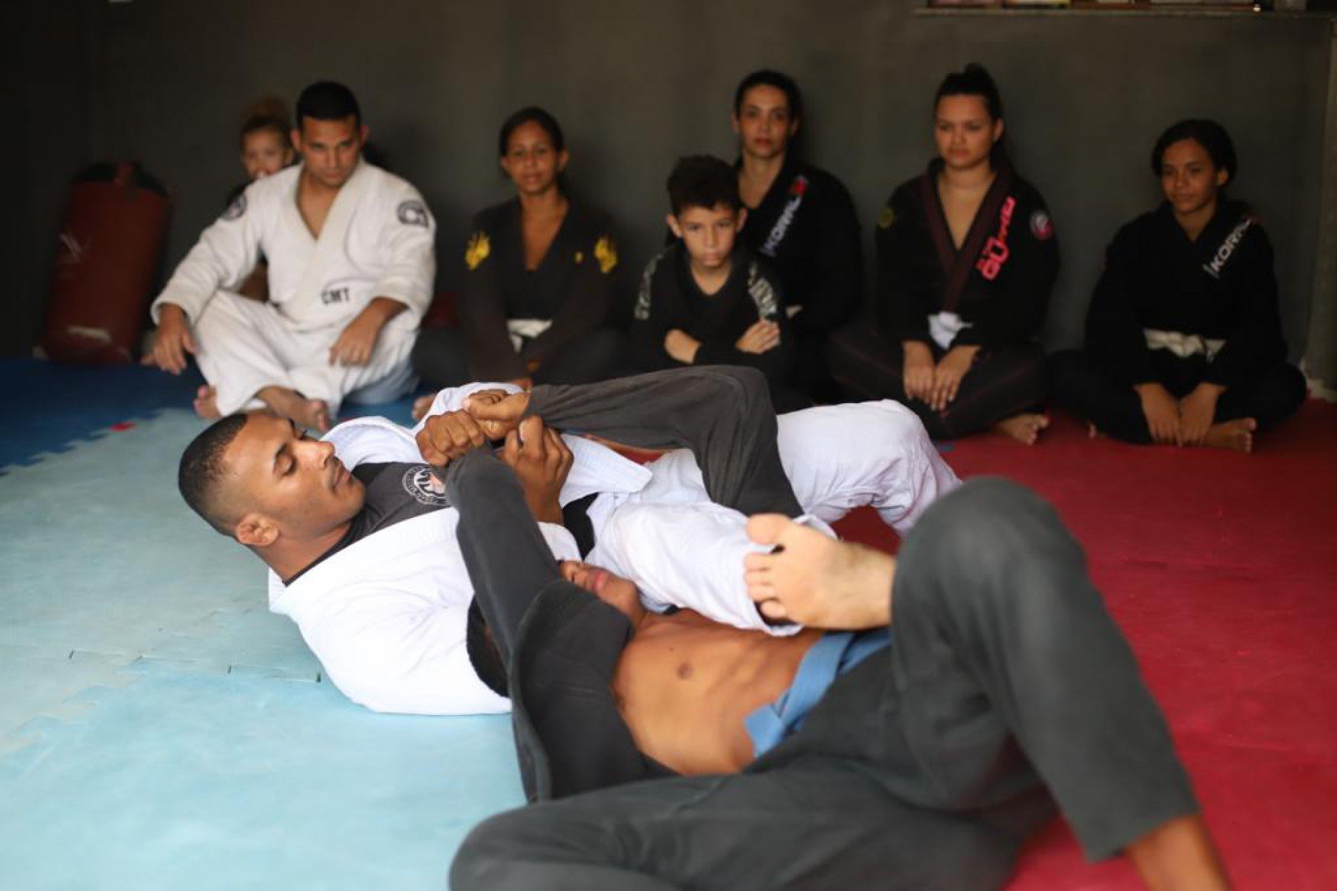 O peso médio, faixa marrom e que compete na categoria adulto, ficou em 1º lugar no Campeonato Brasileiro de Jiu-jitsu e no Mundial sem Kimono de Jiu-jitsu Olímpico - Divulgação 