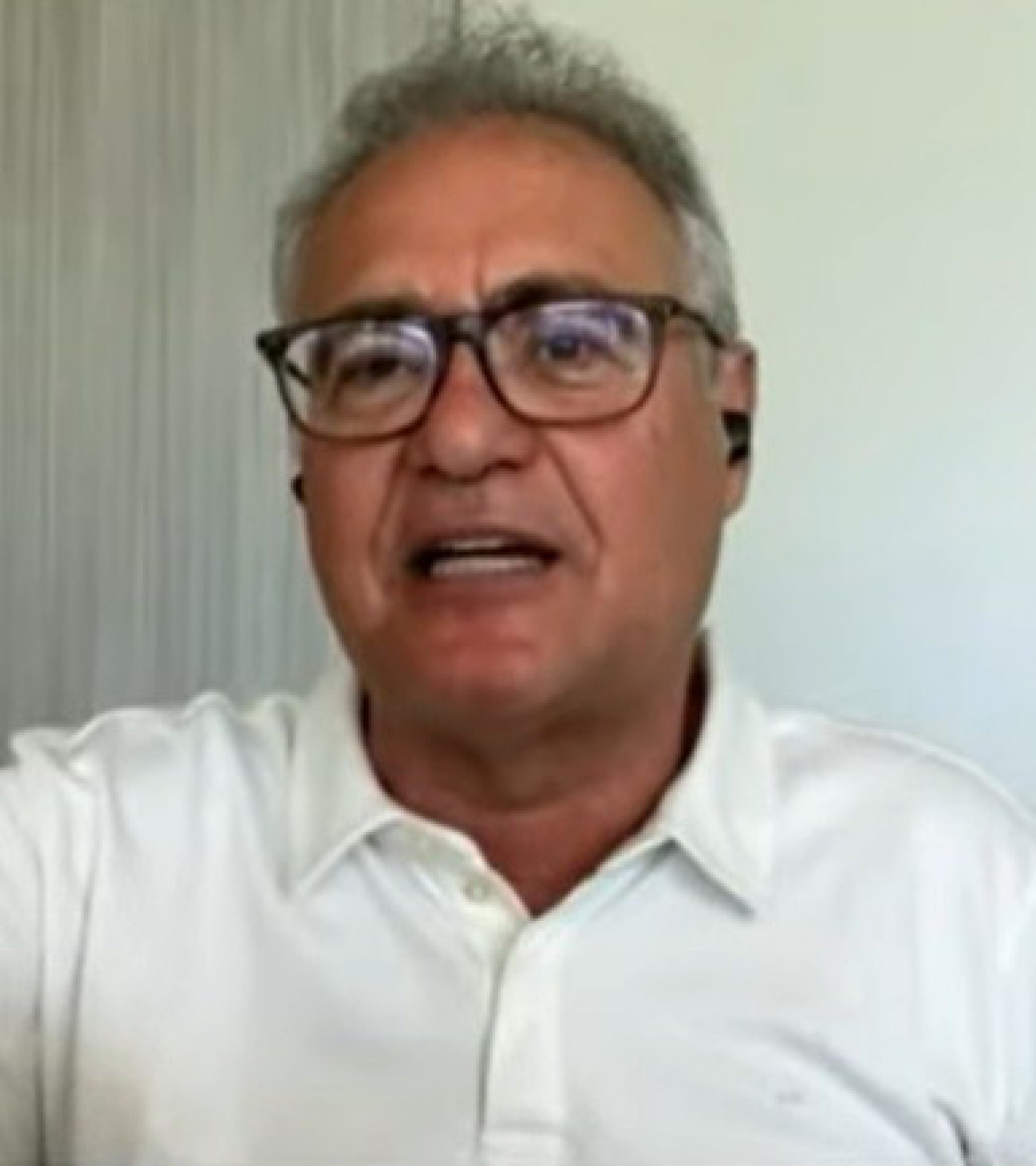 Renan Calheiros pede extradi&ccedil;&atilde;o de Jair Bolsonaro 