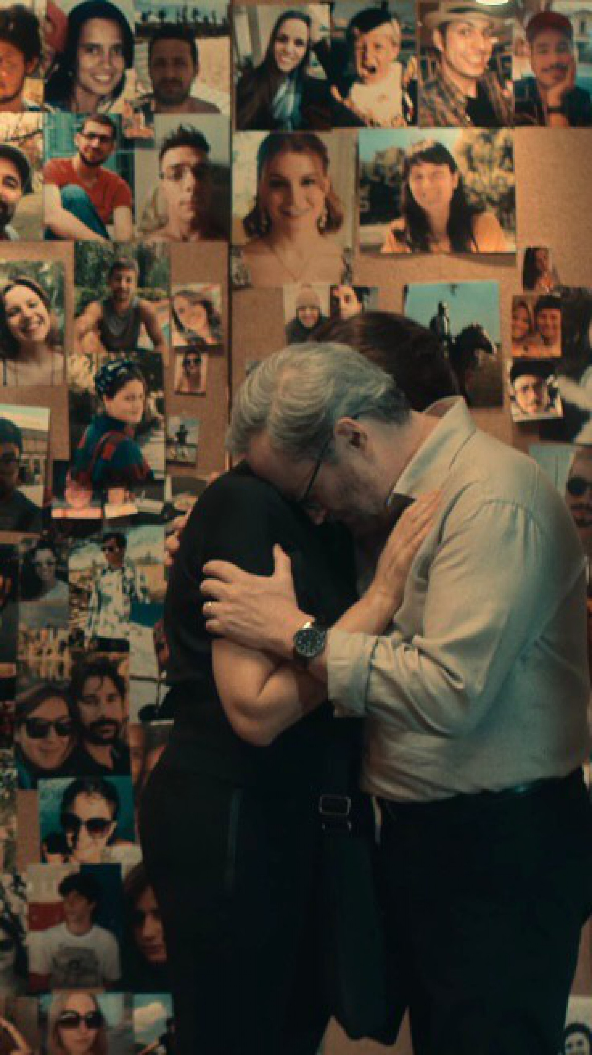 'Todo Dia a Mesma Noite' &eacute; dirigida por Julia Rezende e Carol Min&ecirc;m. O roteiro &eacute; de Gustavo Lipsztein - Divulga&ccedil;&atilde;o