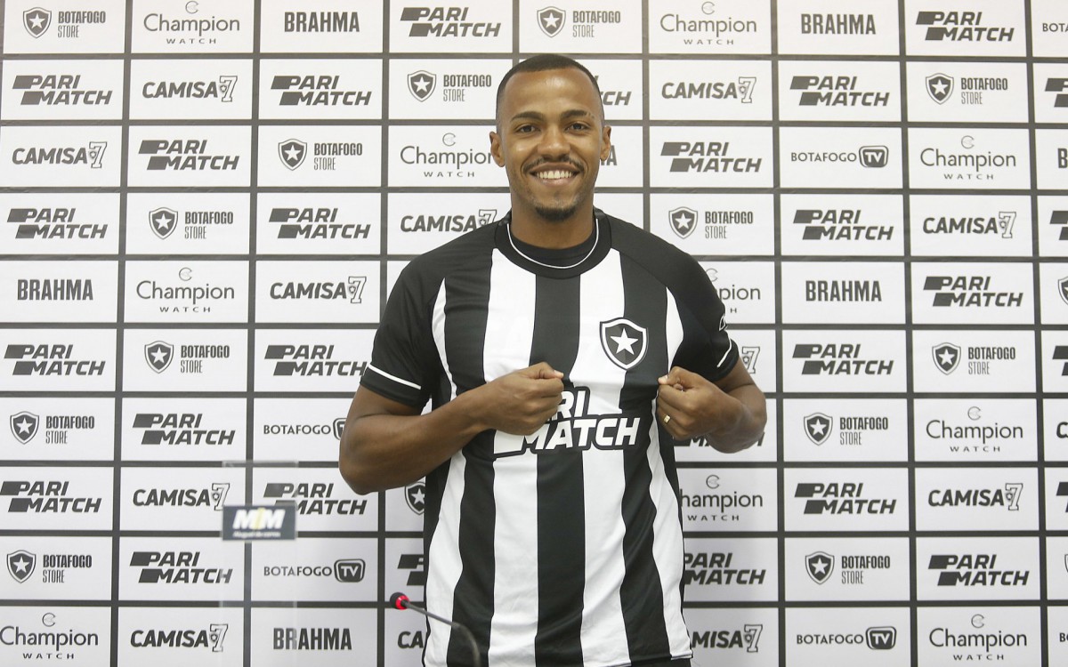 Marlon Freitas apresentado no Botafogo