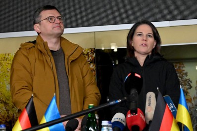 Ministra alemã faz visita surpresa à cidade ucraniana de Kharkiv