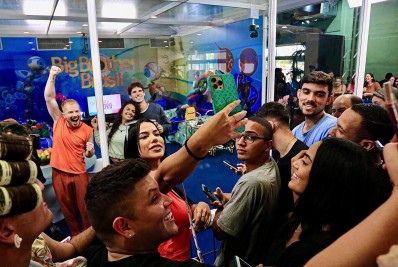 Larissa Tomásia vai à 'Casa de Vidro' e brinca: 'Vou lá jogar umas fake news'