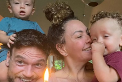 Fabiula Nascimento e Emilio Dantas comemoram primeiro aniversário dos gêmeos Roque e Raul