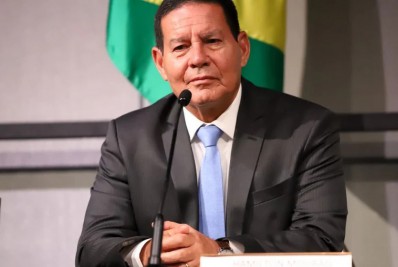 Cartão Corporativo: Mourão gastou milhões em alimentação e hotéis