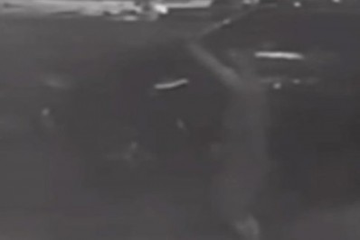 Imagens mostram PM atirando para o alto após confusão no Buda Beach, em Cabo Frio