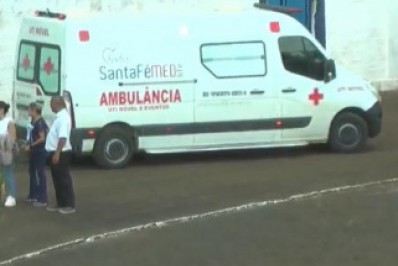 Jogador deixa estádio de ambulância após sofrer convulsão em jogo da Copinha