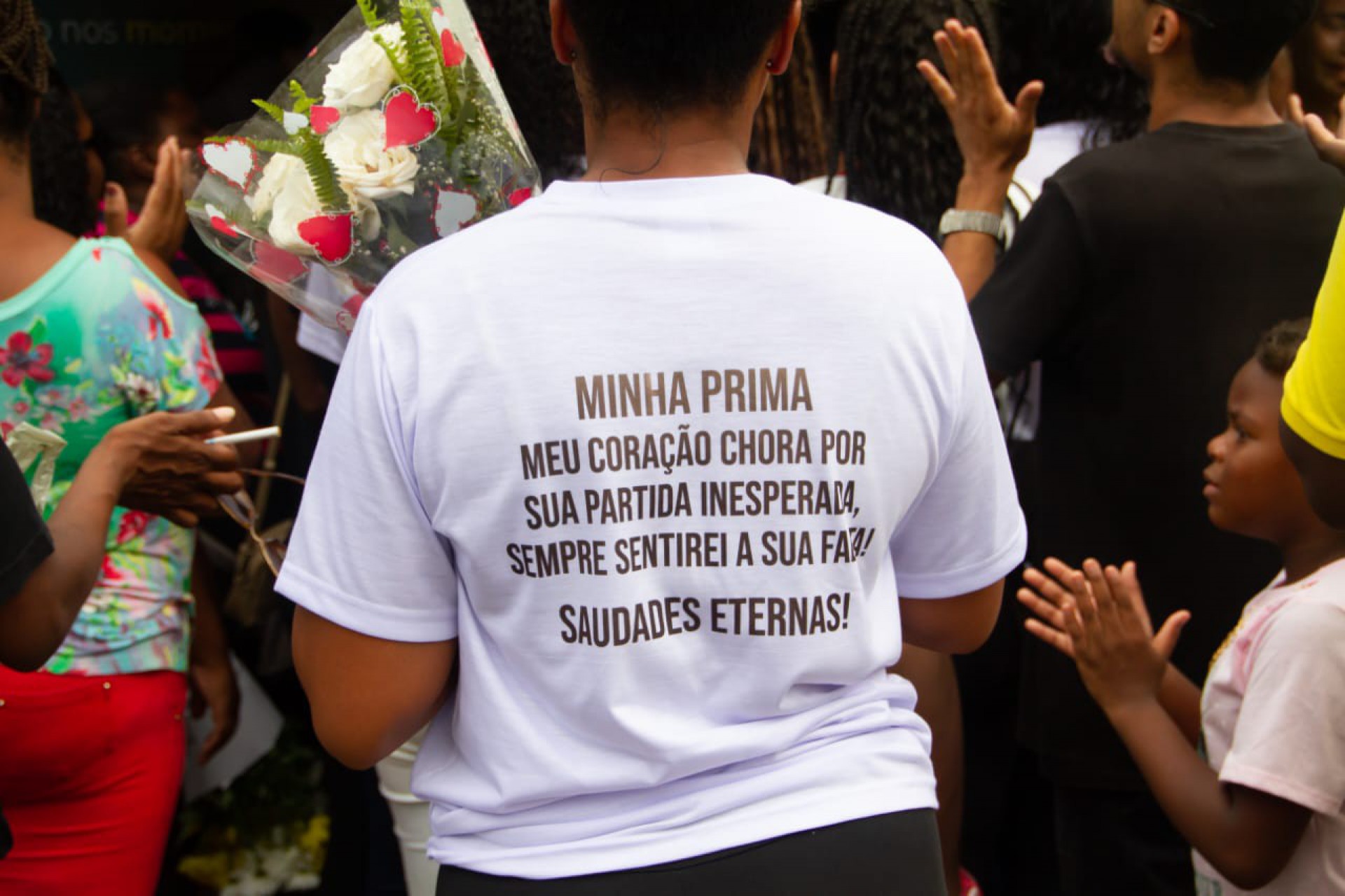 Enterro de Carmem Dias da Silva, de 29 anos, no Cemitério São Francisco Xavier, Zona Norte Rio. Moça foi vítima de feminicídio na comunidade da Rocinha - Érica Martin/Agência O Dia