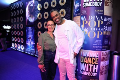 Manoel Soares, Karol Conká e Thiago Oliveira prestigiam pré-estreia do filme sobre Whitney Houston