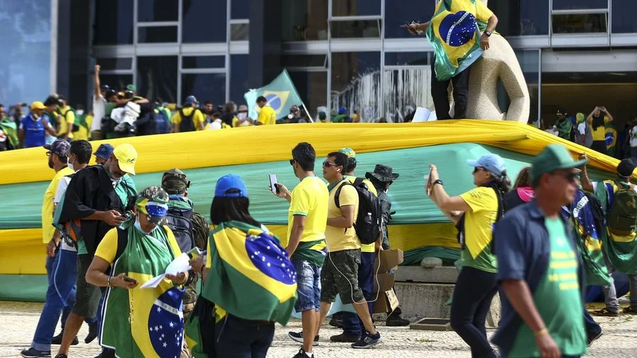 Defensoria pede soltura de idosos e mães presas por atos golpistas