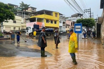 Cidades do Noroeste do estado lidam com estragos da chuva e enchentes de rios