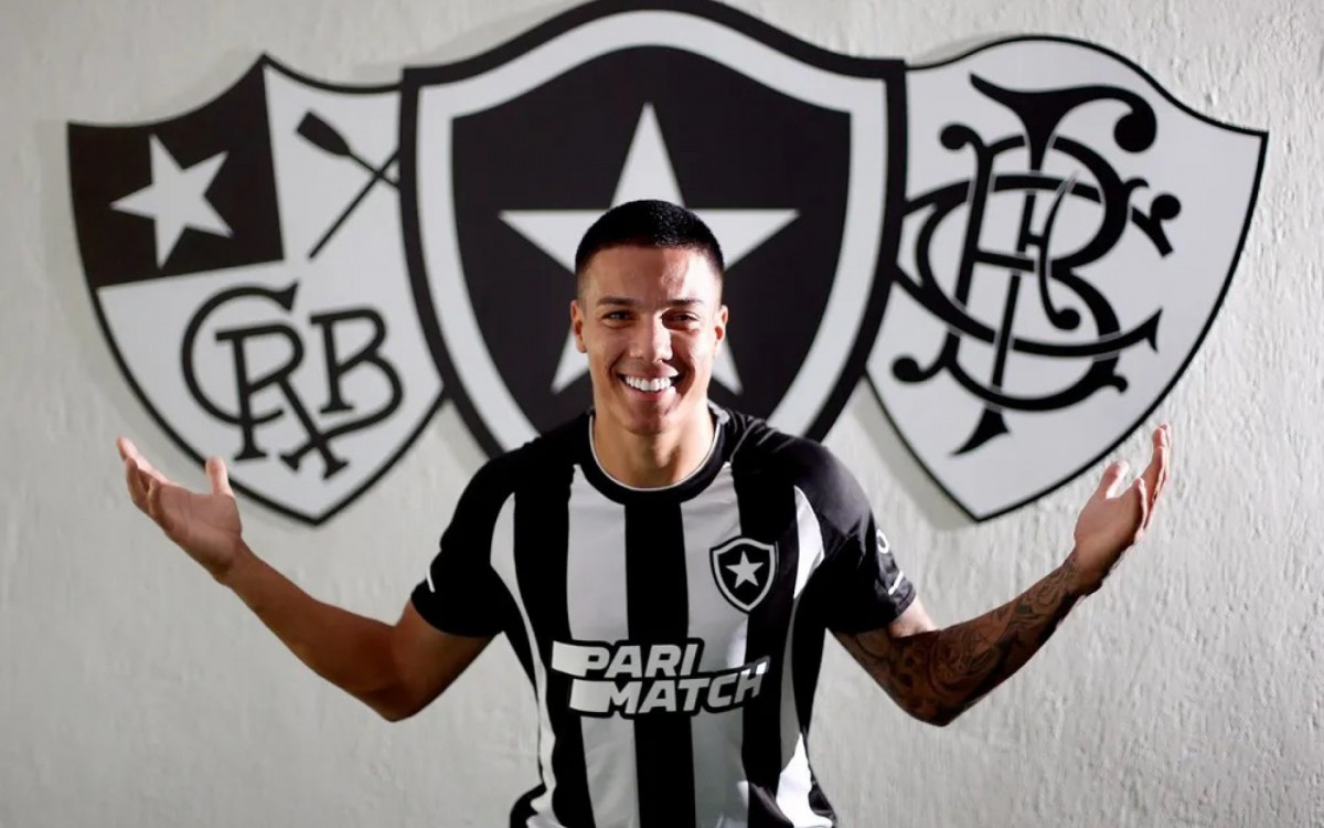 Carlos Alberto chega ao Botafogo como uma oportunidade de mercado -  Vítor Silva/Botafogo